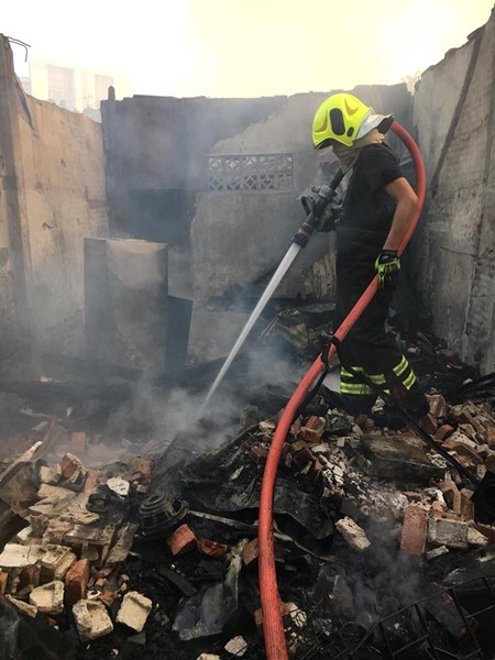 ไฟไหม้ชุมชนตากสิน 23