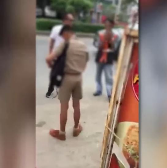 เบนซ์ตบเด็ก