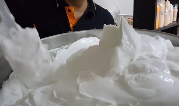 ครีมเถื่อน