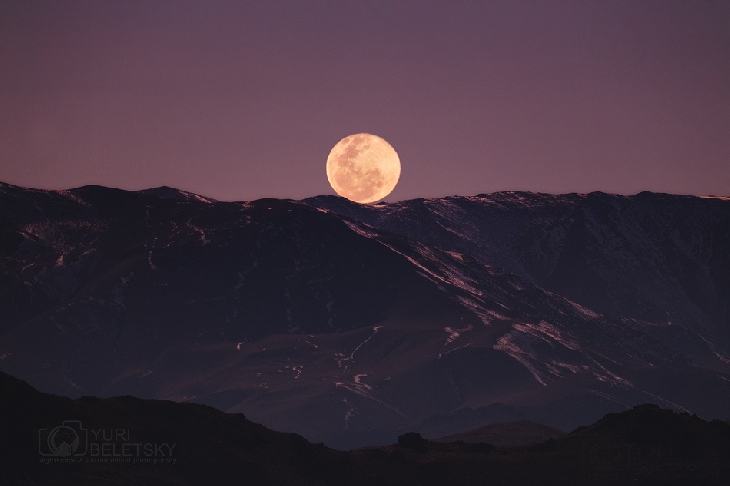 พระจันทร์สีน้ำเงิน