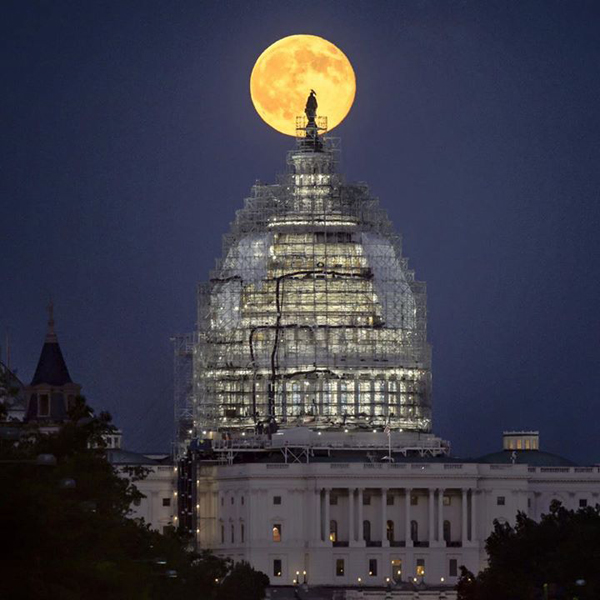 พระจันทร์สีน้ำเงิน