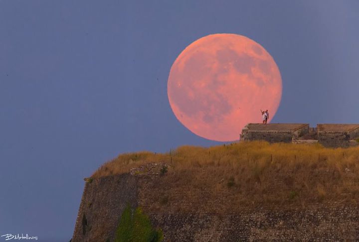 พระจันทร์สีน้ำเงิน