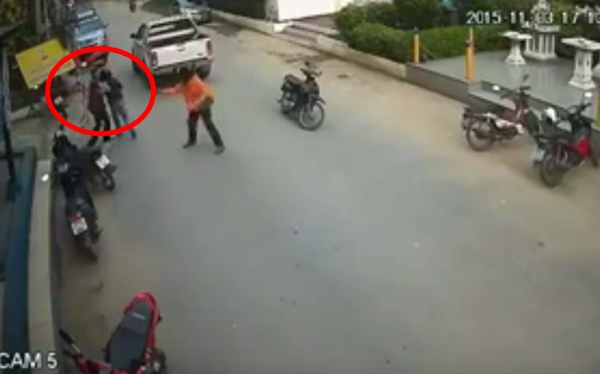 นักเรียนยกพวกตีกัน