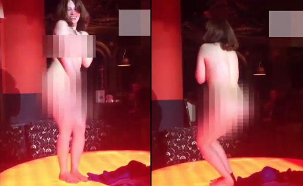 2 สาวยอมแก้ผ้าเต้นยั่วสยิวบนเวทีผับ แลกกับ iPhone