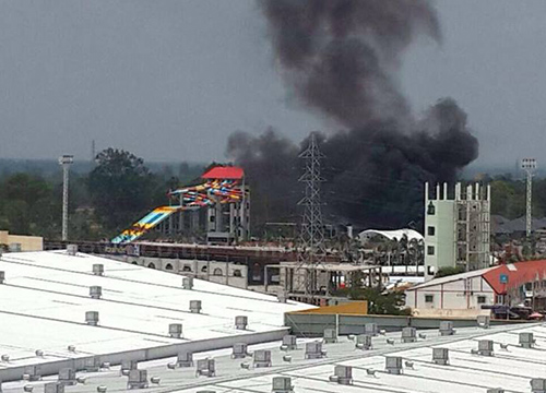 ไฟไหม้สวนน้ำไดโน วอเตอร์ ปาร์คคุมเพลิงได้แล้วไร้เจ็บ-ตาย