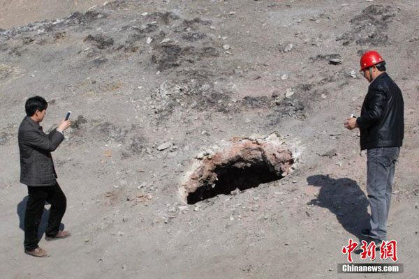 พบหลุมประหลาดแผ่ไอร้อน 792 องศา เดาอาจเป็นประตูนรก 