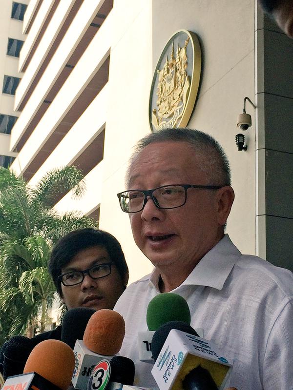  นายสนธิ ลิ้มทองกุล แกนนำพันธมิตรประชาชนเพื่อประชาธิปไตย