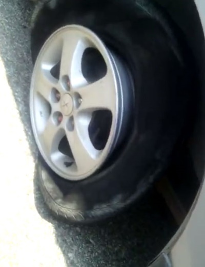 รถยางแตกบนทางด่วน เจอตำรวจจับ ข้อหาสภาพรถไม่พร้อมใช้งาน