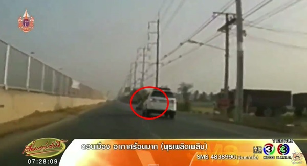 วิจารณ์ยับ ! คลิปฟอร์จูนเนอร์ชนรถจักรยานยนต์ล้ม แล้วยังต่อว่าคู่กรณี