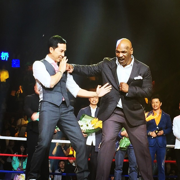 ไมค์ ไทสัน กระดูกนิ้วร้าว หลังโดนศอก ปรมาจารย์ยิปมัน