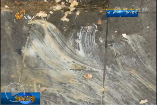 เพื่อนจับเจ้าบ่าวแก้ผ้า มัดเสาข้างถนน ก่อนรุมปาเค้ก-ปาไข่ใส่