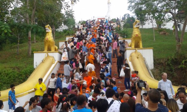 ตักบาตรเทโวโรหณะ