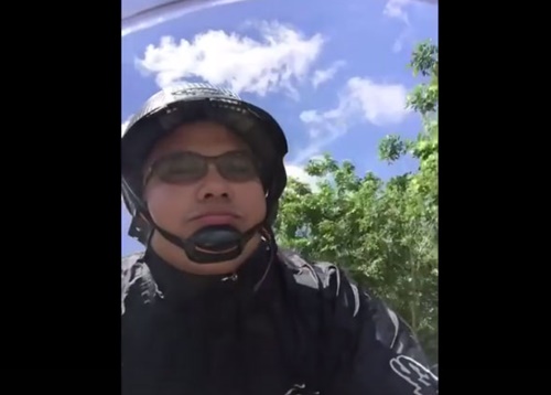 หนุ่มทดลองใส่หมวกกันน็อกถูกกฎหมาย ขับบิ๊กไบค์ ผลที่ได้...ทำเอาฮาลั่น