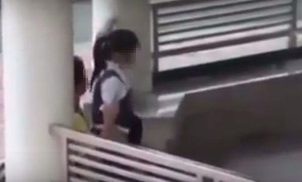 คลิปประจาน คู่รักนักเรียนมีเซ็กส์ในสวนสาธารณะ แบบไม่แคร์ใคร