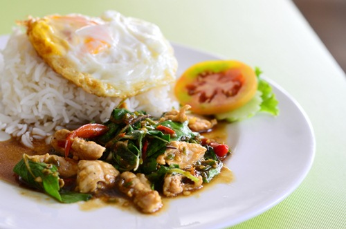  กะเพราไก่ไข่ดาว ครองแชมป์เมนูทำโลกร้อน