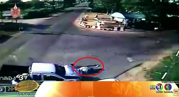 คลิปรถชนสนั่น 3 คัน กลางแยกวัดใจ ตำรวจแจ้งข้อหาประมาทร่วม