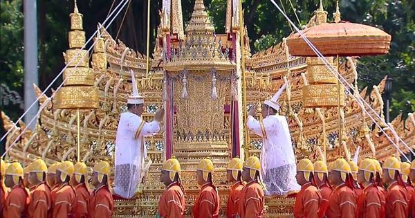 ริ้วขบวนพระบรมราชอิสริยยศ