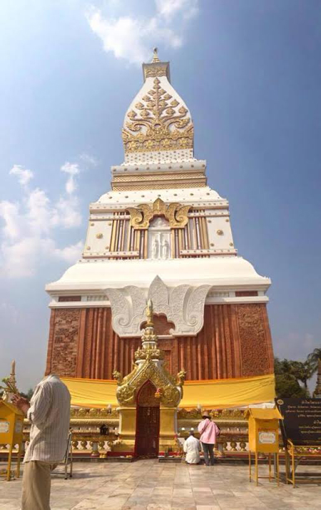 ภาพหนุ่มไร้หัว หน้าพระธาตุพนม ยันไม่ใช้แอพตัดต่อ