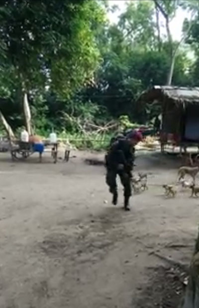 คลิปทหารโดนรุม 10 ต่อ 1 เข้าใจเล่นนะเนี่ย