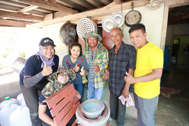 ชาวบ้านในชุมชน