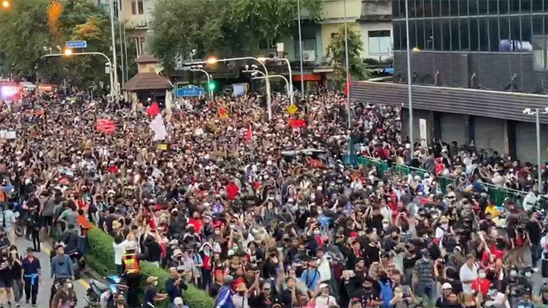 ม็อบ 14 ตุลา