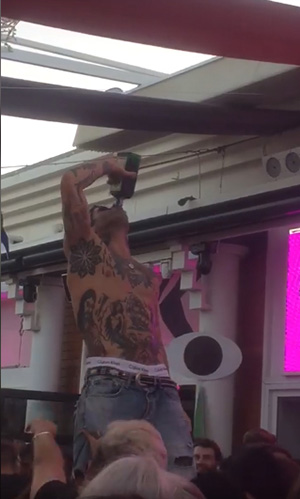 ภาพข่าว ดีเจคึกจัด