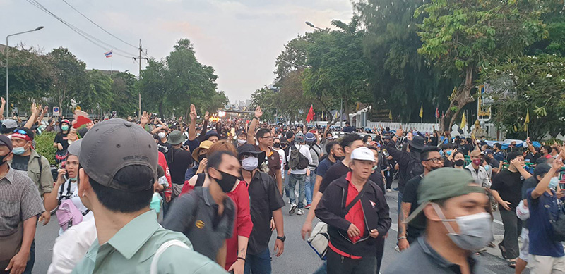 ม็อบ 14 ตุลา