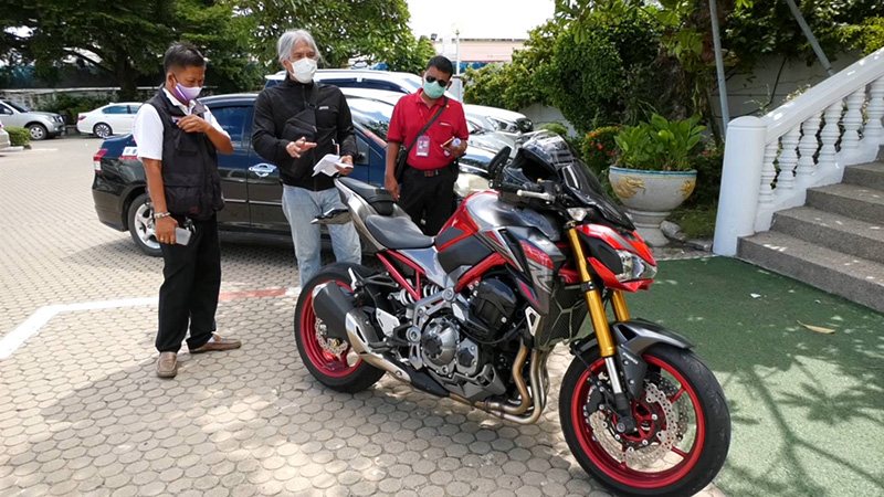 ไบค์เกอร์ร้องถูกจับป้ายแดง