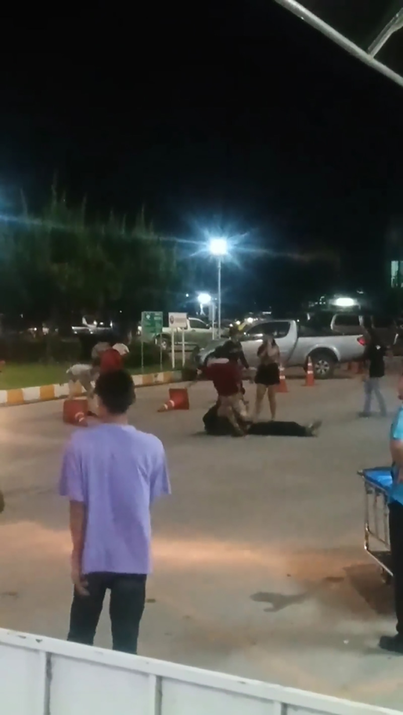 ยกพวกตีกัน