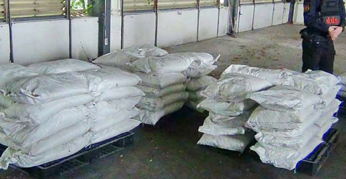 406 กระสอบเป็นสีม่วง