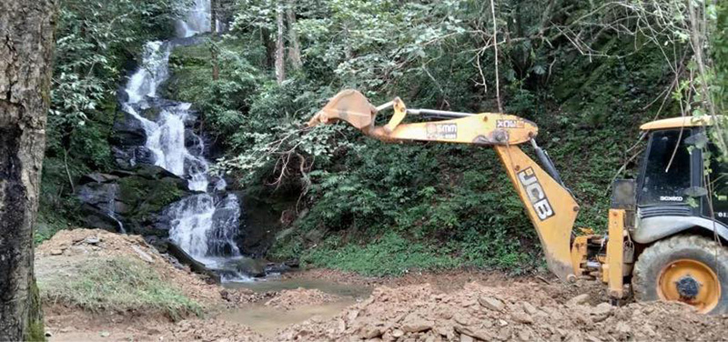 จวกสนั่น เขาสกปรับพื้นที่