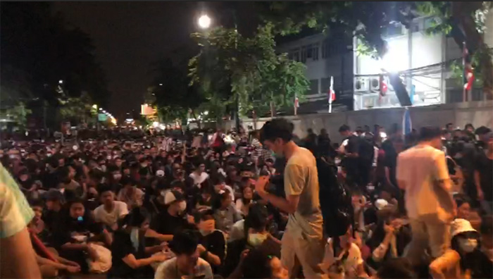 ม็อบ 14 ตุลา