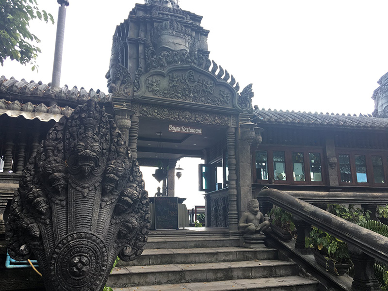 โรงแรมไทย