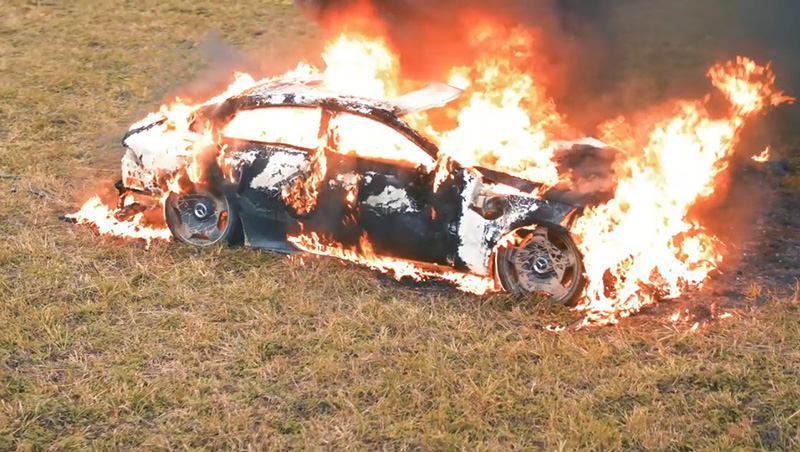 ยูทูบเบอร์หนุ่ม