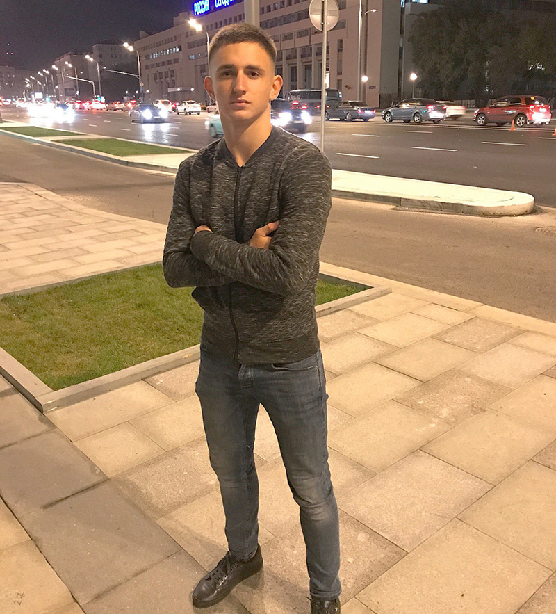 ยูทูบเบอร์หนุ่ม