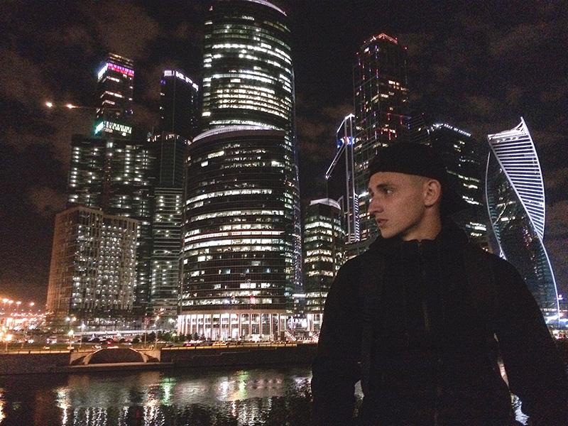 ยูทูบเบอร์หนุ่ม