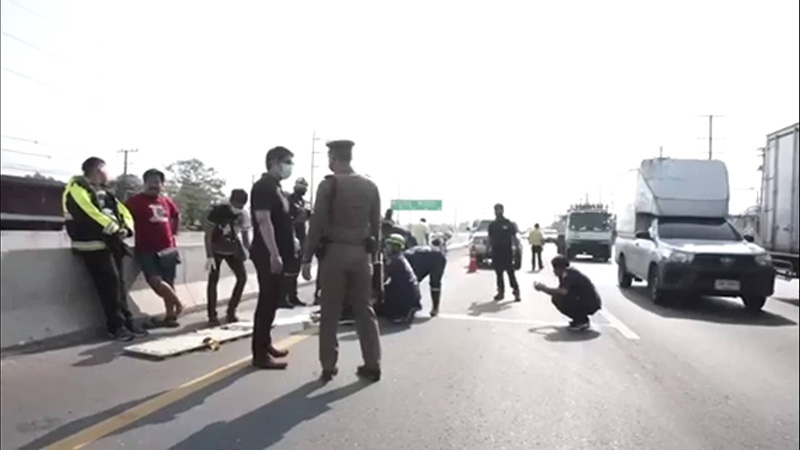 รถยนต์ชนคนเดินเท้า