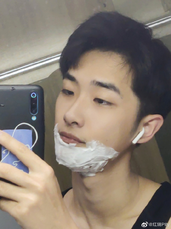 หนุ่มออกรายการทีวี