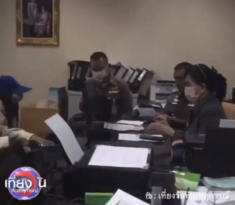 นักเรียนหญิงชั้น ม.2