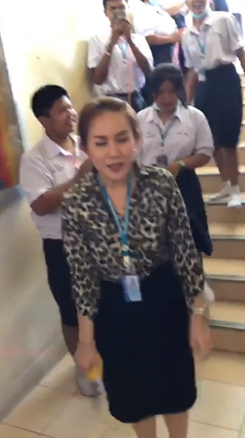 ลูกศิษย์เซอร์ไพรส์วันเกิดครู