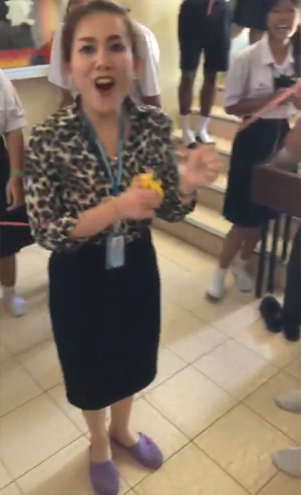 ลูกศิษย์เซอร์ไพรส์วันเกิดครู