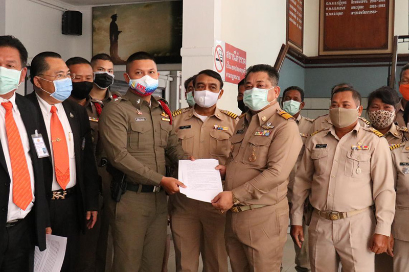 ภาพข่าวแจ้งความ บ๊วย - เรนนี่