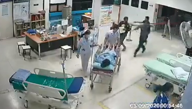 วัยรุ่นตีกันในโรงพยาบาล