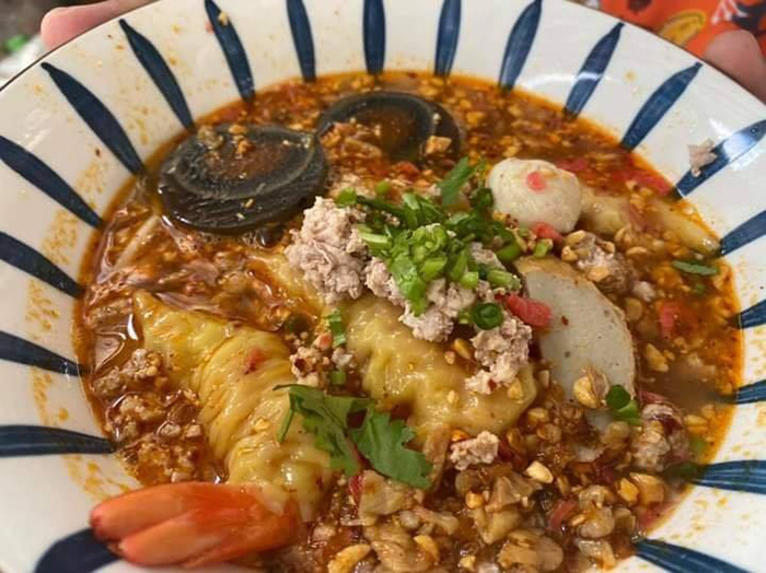 ร้านก๋วยเตี๋ยวดัง VS ลูกค้า