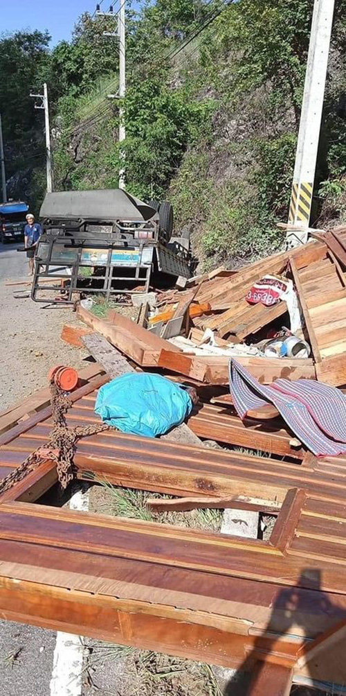 รถบรรทุกบ้านน็อคดาวน์