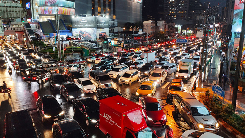 ฝนถล่มกรุง