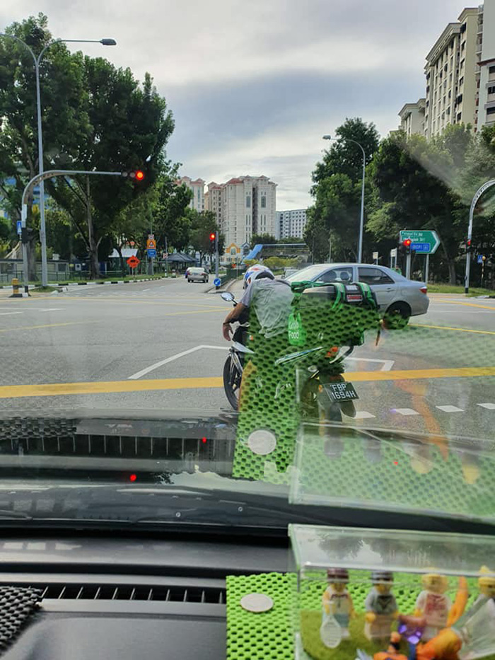 หนุ่มเดลิเวอรี่