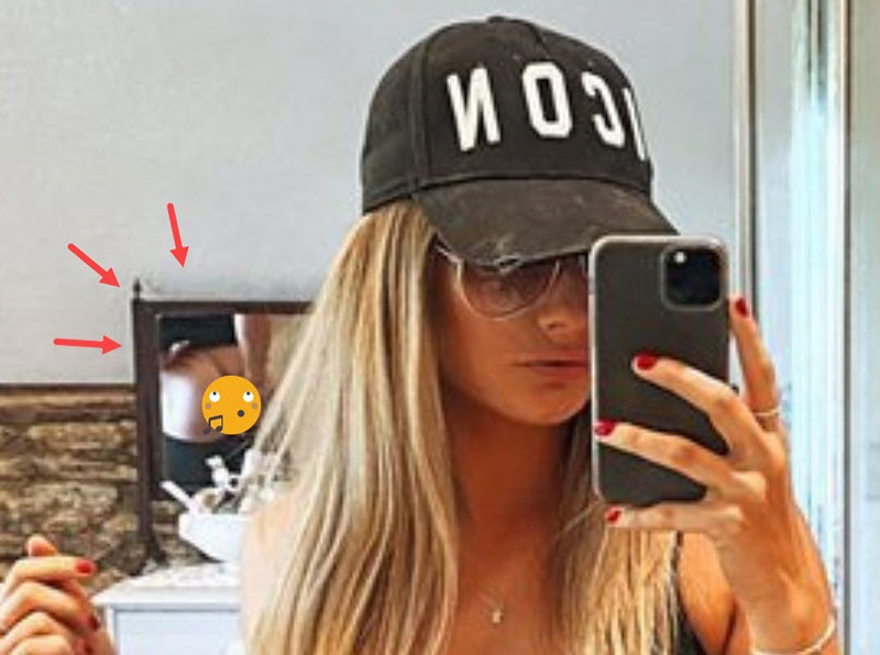 สาวโพสต์เซลฟี่