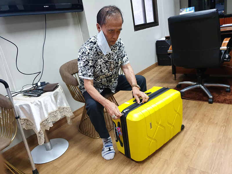 เด่น ดอกประดู่ 