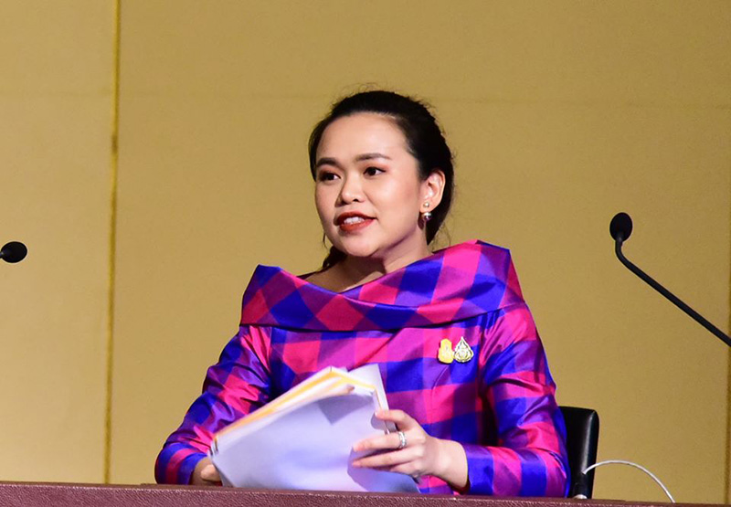 น.ส.ไตรศุลี ไตรสรณกุล